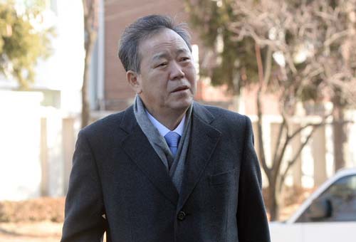 박근혜 대통령측 법률대리인단 김평우 전 대한변호사협회 회장이 20일 오전 서울 종로구 헌법재판소에서 열린 박근혜 대통령 탄핵심판 15차 변론기일에서 참석하기 위해 대심판정으로 이동하고 있다.<사진제공=뉴시스>