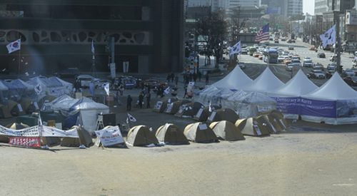 '대통령 탄핵 기각을 위한 국민총궐기 운동본부'(탄기국)가 1월21일부터 서울광장내 잔디광장에서 점거 농성을 벌이고 있다. <사진제공=뉴시스>