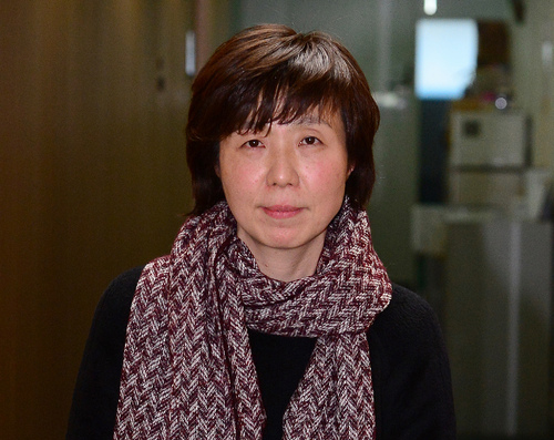 오는 13일 퇴임하는 이정미 헌법재판관의 후임으로 지명된 이선애 변호사(법무법인 화우)가 6일 오후 서울 중구 국가인권위원회에서 인권위원 회의를 마친 후 인권위를 나서고 있다. 양승태 대법원장에 지명된 이선애 변호사는 국가인권위원회 인권위원을 역임하고 있으며 국회 인사청문회를 거쳐 정식 재판관으로 지명된다. <사진제공=뉴시스>