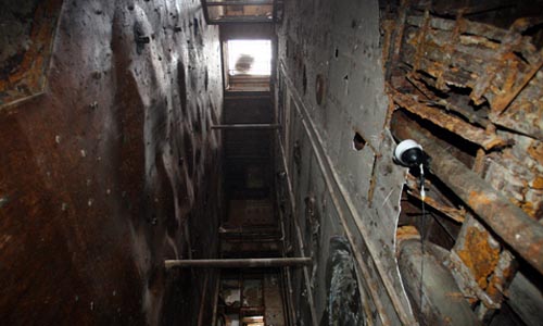 ▲ 21일 오후 전남 목포신항만에 거치된 세월호 선체 내부가 부식된 모습을 보이고 있다. <사진제공=뉴시스>