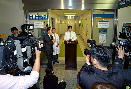 ▲ 2015년 7월18일 국정원 해킹 의혹과 관련해 유서를 남기고 숨진 국정원 직원 임모 과장이 발견된 빨간색 마티즈 차량. <사진제공=뉴시스>