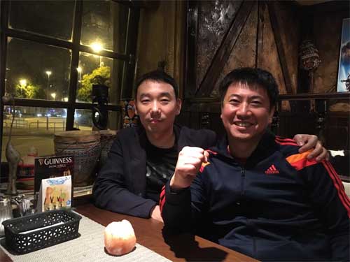 ▲ 최순실씨 재산 추적을 위해 유럽을 방문 중인 김용민 변호사(좌)와 노승일씨(우) <사진출처=김용민 변호사 페이스북>