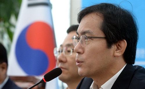 ▲ 1일 바른정당 원내대책회의에서 발언하는 김영우 최고위원.<사진제공=뉴시스>