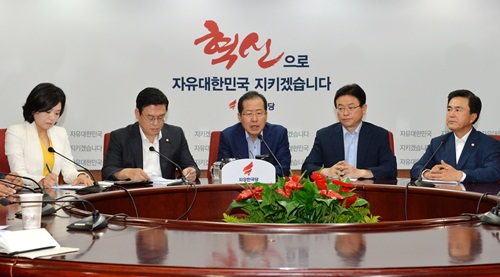 ▲ 10일 오전 열린 자유한국당 최고위원회의.<사진제공=뉴시스>