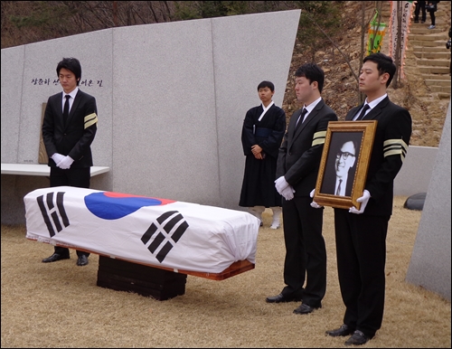 ▲ 지난 2013년 3월 30일 장준하 공원에서 엄수된 故 장준하 선생의 영결식.<사진=go발뉴스>