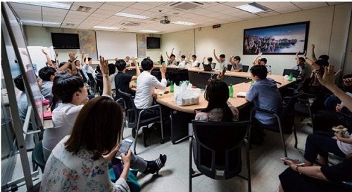 ▲ KBS기자협회 비상대책위원회가 23일 저녁 총회를 열고 28일부터 제작 거부에 돌입할 것을 결의했다. <사진제공= 언론노조 KBS본부>