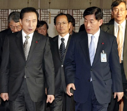 ▲ 이명박 전 대통령(좌), 원세훈 전 국정원장(우) <사진제공=뉴시스>