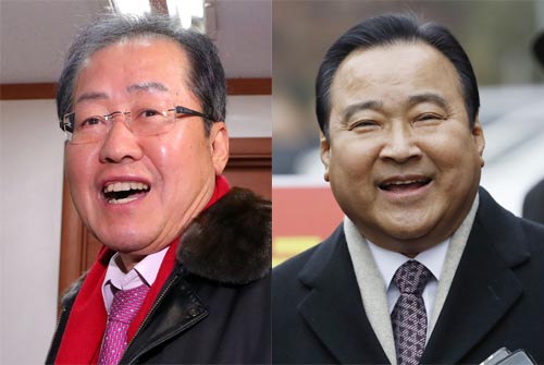 ▲ 22일 대법원 상고심에서 '성완종 리스트 의혹'에 대해 무죄를 선고 받은 이완구 전 국무총리(좌)와 홍준표 자유한국당 대표(우)가 환하게 웃고 있다. <사진제공=뉴시스>