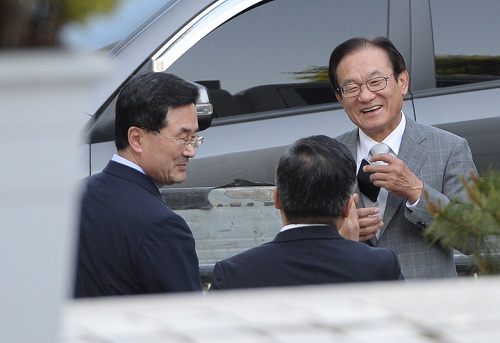 ▲ 이귀남 전 법무부장관(오른쪽) <사진제공=뉴시스>