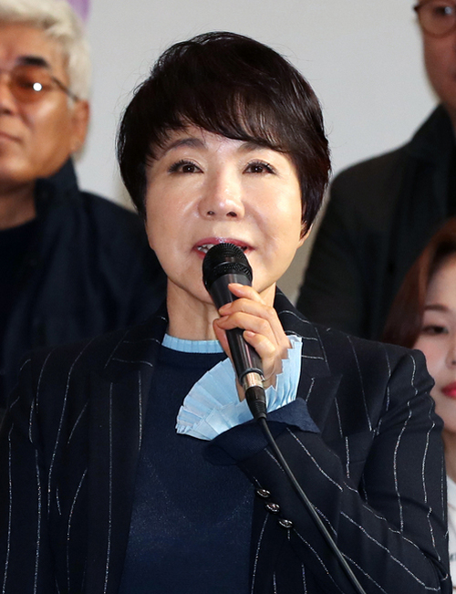 ▲ 문무일 검찰총장이 30일 오전 서울 서초구 대검찰청 청사로 출근하고 있다. <사진제공=뉴시스>