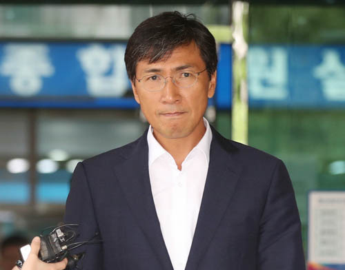 ▲ 수행 비서 성폭행 혐의로 기소된 안희정 전 충남지사가 11일 오전 서울 마포구 서울서부지방법원에서 열린 4차 공판을 마친 뒤 법정을 나서고 있다. <사진제공=뉴시스>