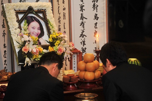 ▲ 지난 2009년 경기도 성남시 분당구 분당서울대병원에서 배우 故 장자연 씨의 영결식이 엄수되고 있는 모습. <사진제공=뉴시스>