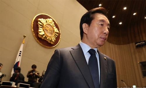 ▲ 20일 오전 서울 영등포구 여의도 국회에서 열린 자유한국당 의원총회에서 김성태 원내대표가 발언을 끝내고 자리로 돌아가고 있다. <사진제공=뉴시스>