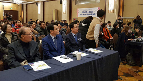 ▲ 박용진 더불어민주당 의원이 12일 오후 대구 수성구의 한 호텔에서 열린 민주당 대구시당 여성·청년위원회 초청 특강에서 '유치원 문제 완전정복'이라는 주제로 강연을 했다. <사진 출처=박용진 더불어민주당 의원 페이스북>