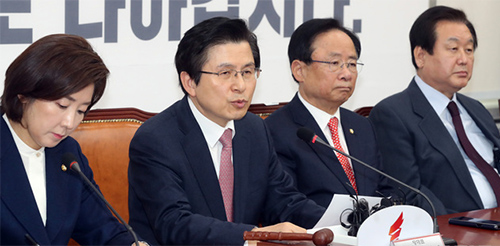 ▲ 6일 오전 서울 영등포구 여의도 국회에서 열린 자유한국당 당대표 및 최고위원·중진의원 연석회의에서 황교안 대표가 발언을 하고 있다. <사진제공=뉴시스>