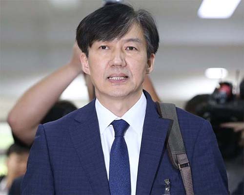 ▲ 조국 법무부 장관 후보자가 2일 오후 서울 여의도 국회에서 기자간담회를 앞두고 입장발표를 하고 있다. <사진제공=뉴시스>