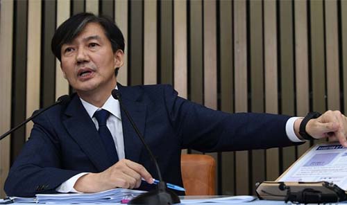 ▲ 조국 법무부 장관 후보자가 2일 오후 서울 국회에서 기자간담회를 하고 있다. <사진제공=뉴시스>