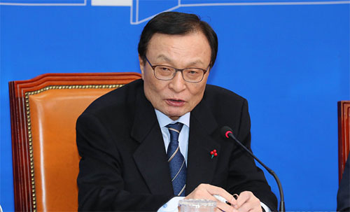 ▲ 이해찬 더불어민주당 대표가 16일 서울 여의도 국회에서 열린 신년 기자간담회에 참석해 취재진의 질문에 답하고 있다. <사진제공=뉴시스>