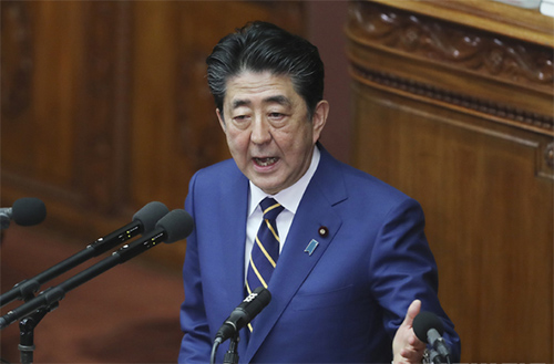 ▲ 아베 신조 일본 총리가 지난 1월20일 국회에서 새해 시정방침 연설을 하고 있는 모습. <사진제공=뉴시스>