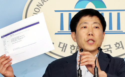 ▲ 북한이탈주민단체인 자유북한운동연합의 박상학 대표. <자료사진=뉴시스 제공>