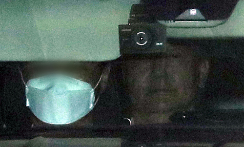 ▲ 윤석열 검찰총장이 10일 서울 서초구 대검찰청을 나서고 있다.<사진제공=뉴시스>