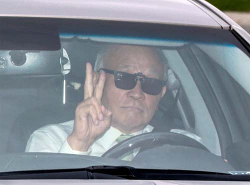 ▲ 양창수 검찰수사심의위원회 위원장이 24일 오후 서울 서초구 대검찰청에서 열린 '검언유착' 의혹 사건 수사심의위원회 주재를 위해 차를 타고 청사로 들어가고 있다. <사진제공=뉴시스>