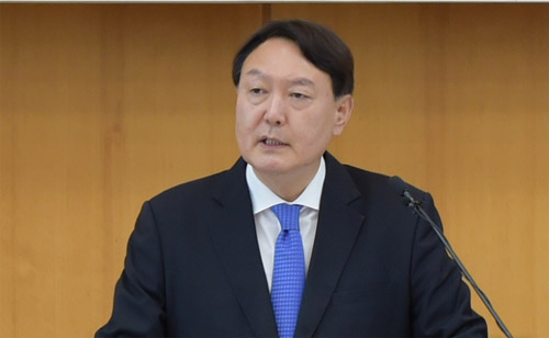 ▲ 윤석열 검찰총장이 3일 오후 서울 서초동 대검찰청에서 열린 신임 검사 신고식에서 발언하고 있다. <사진=대검찰청 제공, 뉴시스>