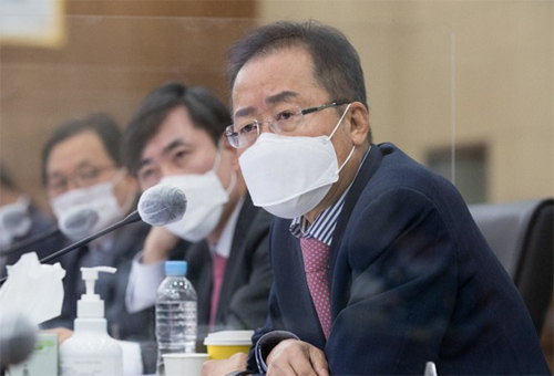 ▲ 무소속 홍준표 의원이 지난 10월 8일 서울 용산구 합동참모본부에서 열린 국회 국방위원회 국정감사에서 질의하고 있다.<사진제공=뉴시스>