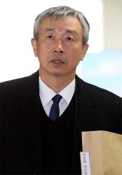 ▲ 2019년 4월8일 당시 정진경 변호사가 서울 종로구 서울시교육청에서 열린 한국유치원총연합회 설립취소 최종결정 청문회에 참석하고 있는 모습. <사진제공=뉴시스>