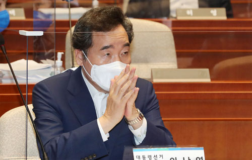 ▲ 더불어민주당 대선 경선 후보인 이낙연 전 대표가 26일 오전 서울 여의도 국회에서 열린 정기국회대비 의원 워크숍에서 생각에 잠겨 있다. <사진제공=뉴시스>