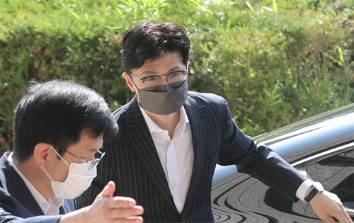 ▲ 한동훈 법무부 장관이 25일 오전 경기 과천시 정부과천청사 법무부로 출근하고 있다.<사진제공=뉴시스>