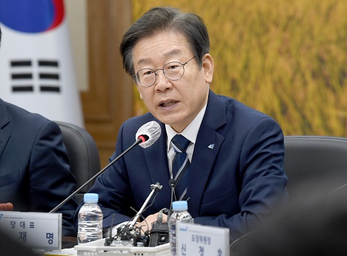 ▲ 이재명 더불어민주당 대표가 30일 오전 전남 무안군 전남도청 9층 서재필실에서 열린 최고위원회의에서 발언하고 있는 모습. <사진제공=뉴시스>