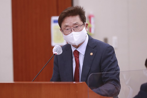 ▲ 박보균 문화체육관광부 장관이 지난 5일 오전 서울 여의도 국회에서 열린 문화체육관광위원회의 국정감사에서 업무보고를 하고 있는 모습.<사진제공=뉴시스>