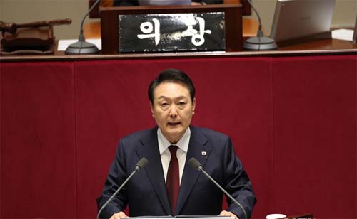 ▲ 윤석열 대통령이 25일 서울 여의도 국회 본회의장에서 2023년도 예산안 및 기금운용계획안에 대한 시정연설을 하고 있다. <사진제공=뉴시스>