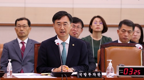 ▲ 신범철 국방부 차관이 21일 오전 서울 여의도 국회에서 열린 법제사법위원회 전체회의에서 고 채수근 상병 사망 관련 의원들의 질의에 답하고 있다. <사진제공=뉴시스>