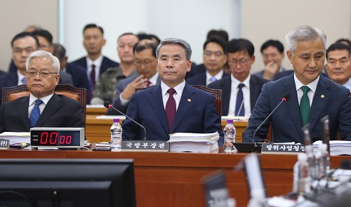 ▲ 이종섭 국방부 장관이 21일 오후 서울 여의도 국회에서 열린 국방위원회 전체회의에 출석해 있는 모습. <사진제공=뉴시스>