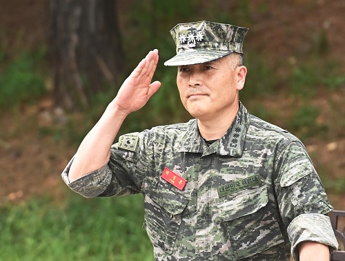 ▲ 고(故) 채수근 상병 수사와 관련해 '집단항명 수괴' 혐의로 입건된 박정훈 전 해병대 수사단장이 18일 오후 경기도 화성시 해병대사령부에서 열린 징계위원회에 출석하고 있는 모습. <사진제공=뉴시스>