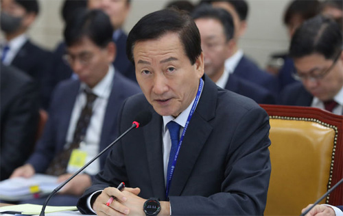 ▲ 류희림 방송통신심의위원회 위원장이 10일 오전 서울 여의도 국회에서 열린 과학기술정보방송통신위원회의 방송통신위원회 등에 대한 국정감사에서 의원 질의에 답변하고 있다. <사진제공=뉴시스>