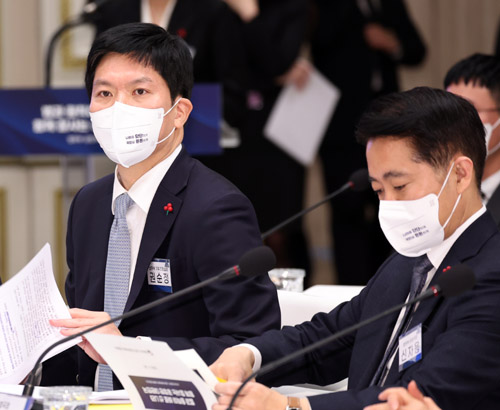 ▲ 지난해 1월 26일 당시 권순정 법무부 기조실장, 신자용 법무부 검찰국장이 청와대 영빈관에서 열린 법무부, 공정거래위원회, 법제처 업무보고에 참석해 있는 모습. <사진제공=대통령실통신사진기자단,뉴시스>