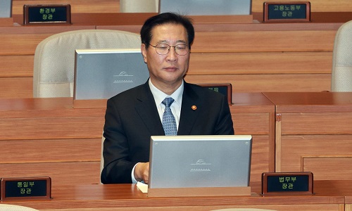 ▲ 박성재 법무부 장관이 지난달 29일 오후 서울 여의도 국회에서 열린 제413회국회(임시회) 제6차 본회의에 참석해 자리에 앉아 있다. <사진제공=뉴시스>