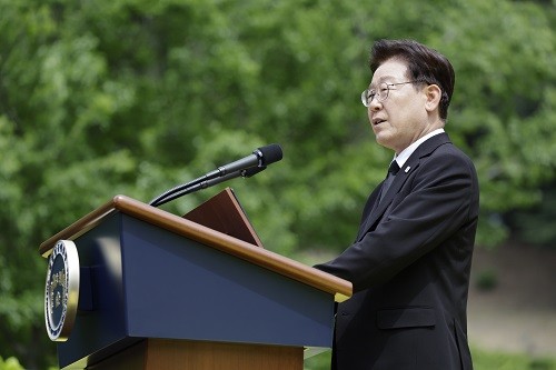 ‘당신의 꿈을 현실로’…李대통령이 봉하마을서 한 약속