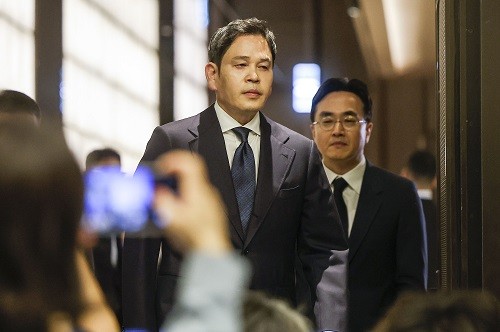 정용진 대국민 사과에도 “노동자 방패막이…얄팍한 술책 용납 못해”