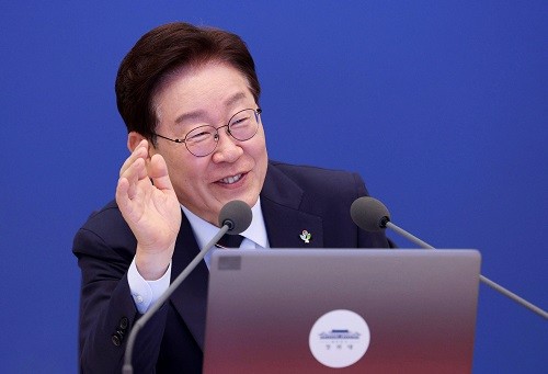 ‘선거 개입’ 주장에 李대통령 “어머니·선생님 찾아 판단 기준 점검해야”